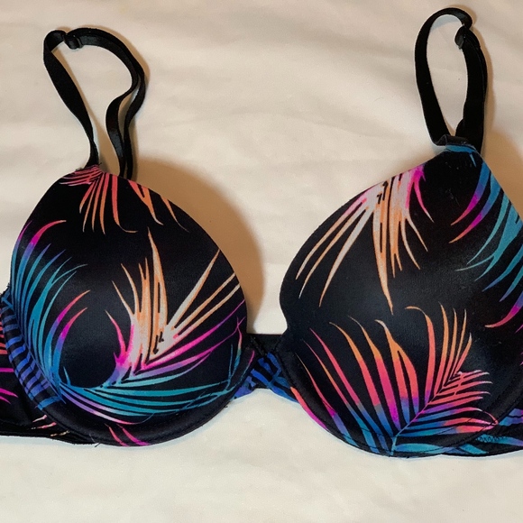 Victoria Secret/ PINK  32B Bra. Palm Tree Leaves - Picture 1 of 5